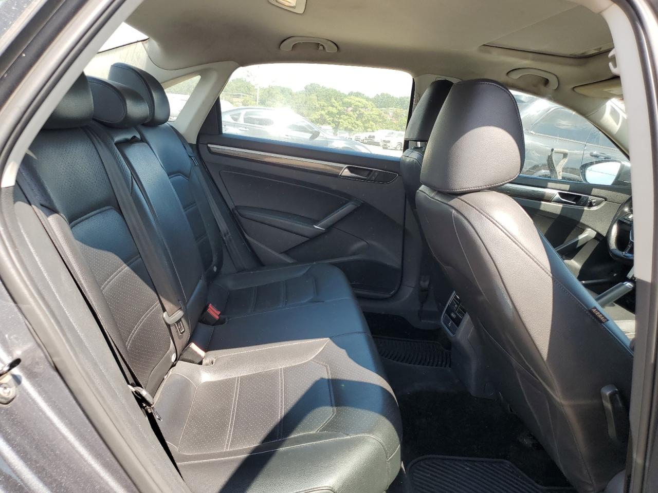 2017 Volkswagen Passat Se VIN: 1VWBT7A32HC062069 Lot: 71208435