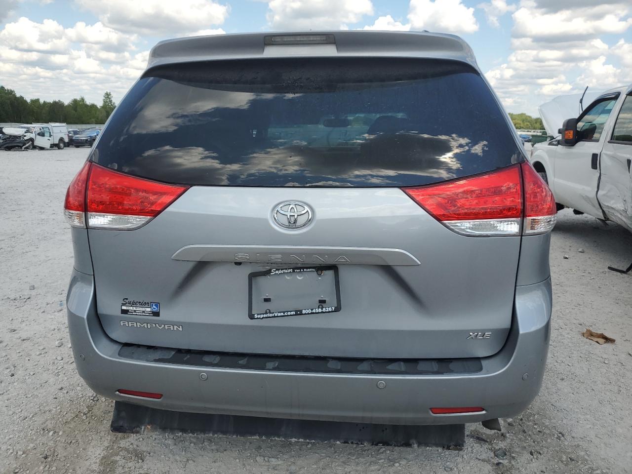 2012 Toyota Sienna Xle VIN: 5TDYK3DC6CS235796 Lot: 70565525