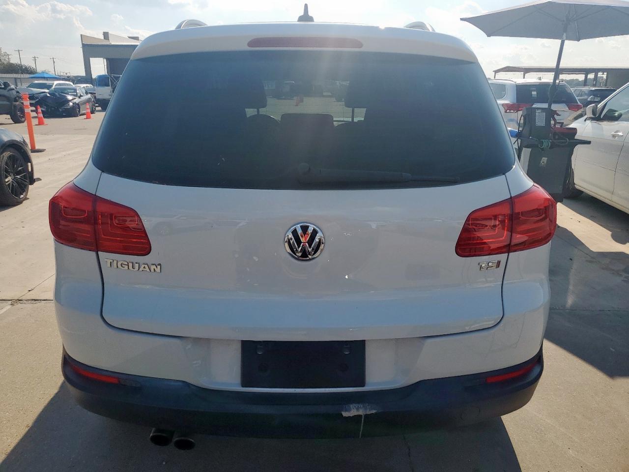 2017 Volkswagen Tiguan S VIN: WVGAV7AX7HK033776 Lot: 70496165