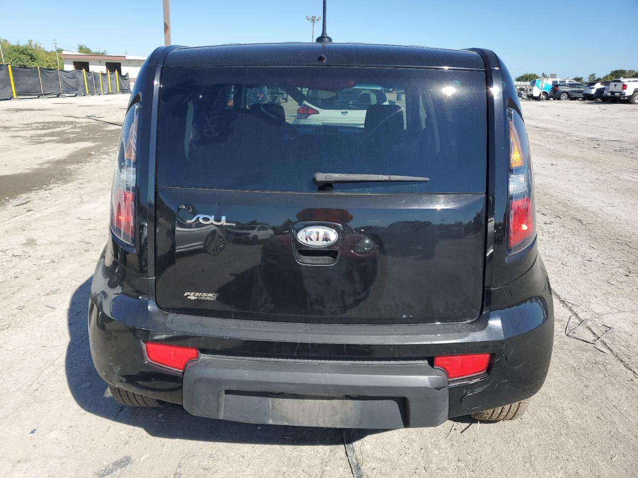 2011 Kia Soul + VIN: KNDJT2A28B7711432 Lot: 84207655