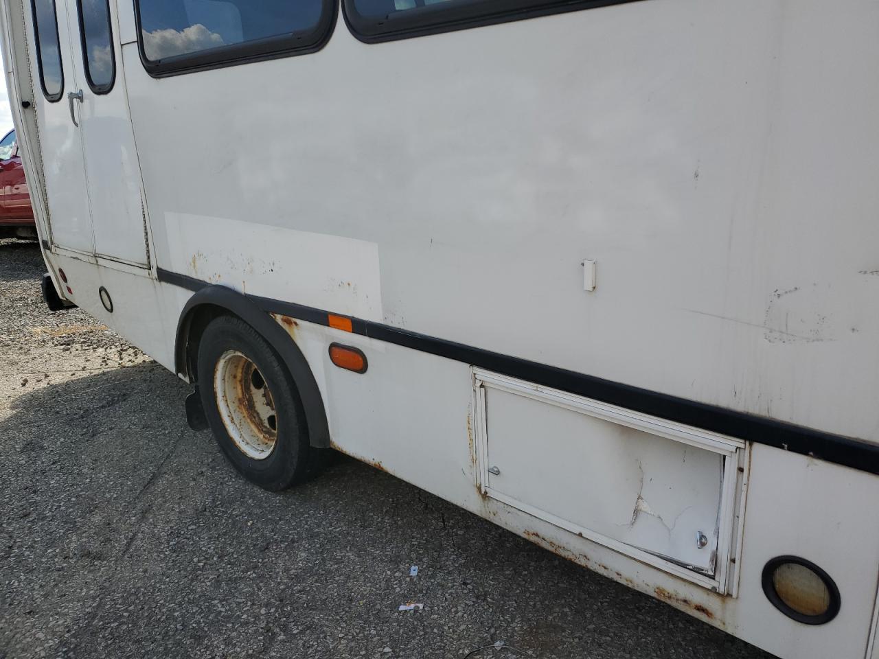 2009 Ford Econoline - Transit Vehicles Shuttle Bus VIN: 1FDFE45S69DA68477 Lot: 71844215