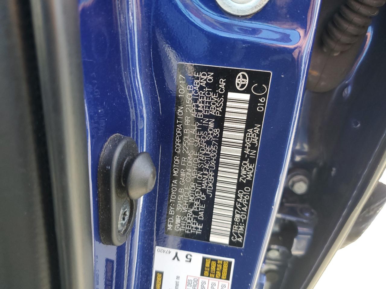 2017 Toyota Prius VIN: JTDKBRFUXH3057138 Lot: 71669855