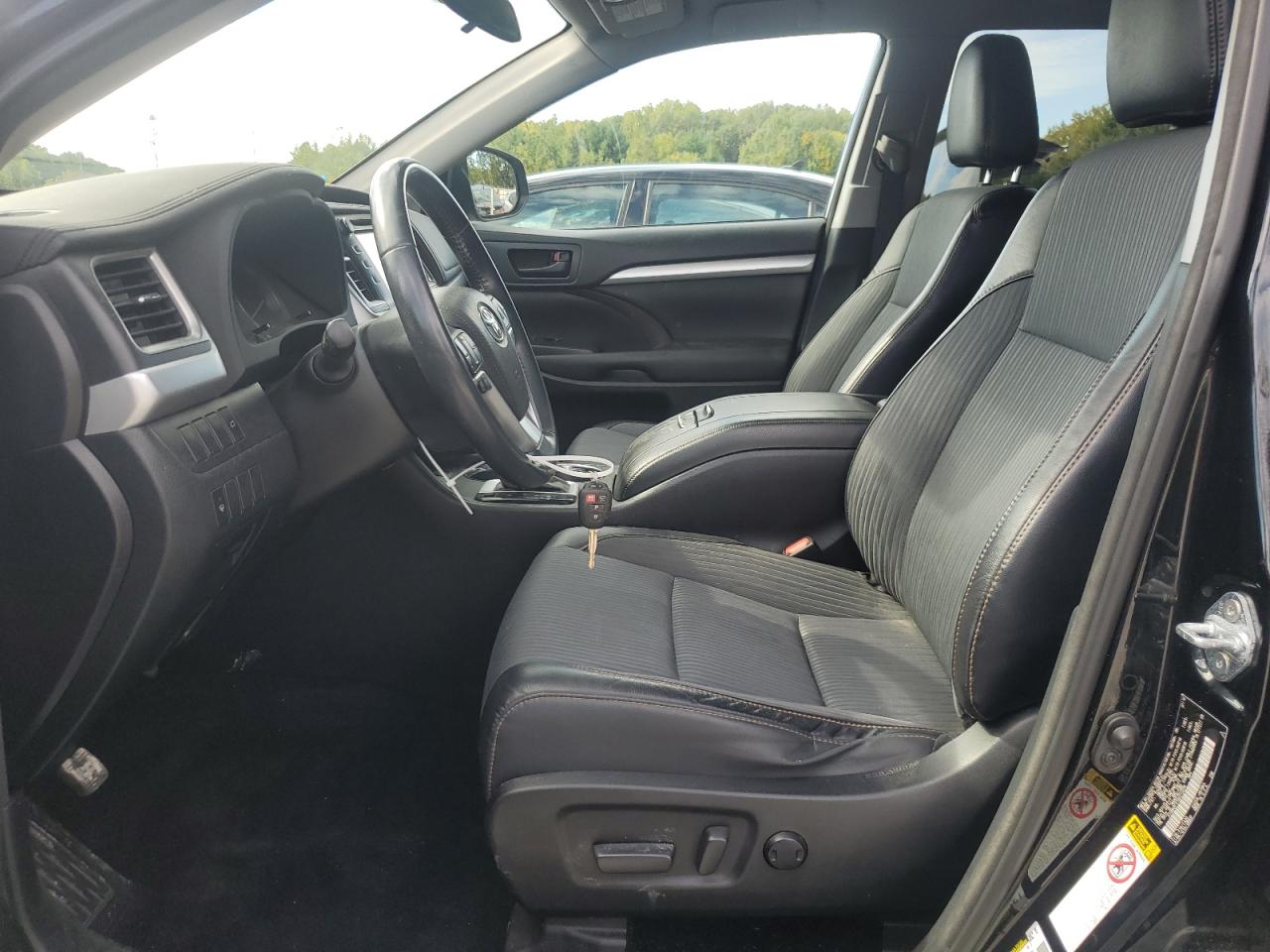 2016 Toyota Highlander Le VIN: 5TDBKRFH1GS313229 Lot: 84237555