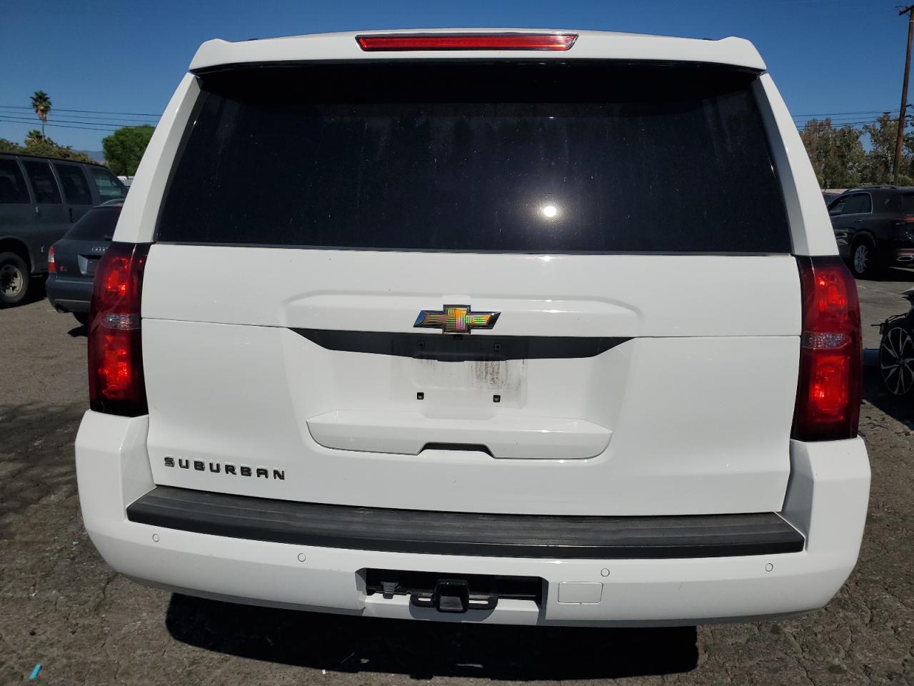 2019 Chevrolet Suburban C1500 Lt VIN: 1GNSCHKC5KR187585 Lot: 70042135