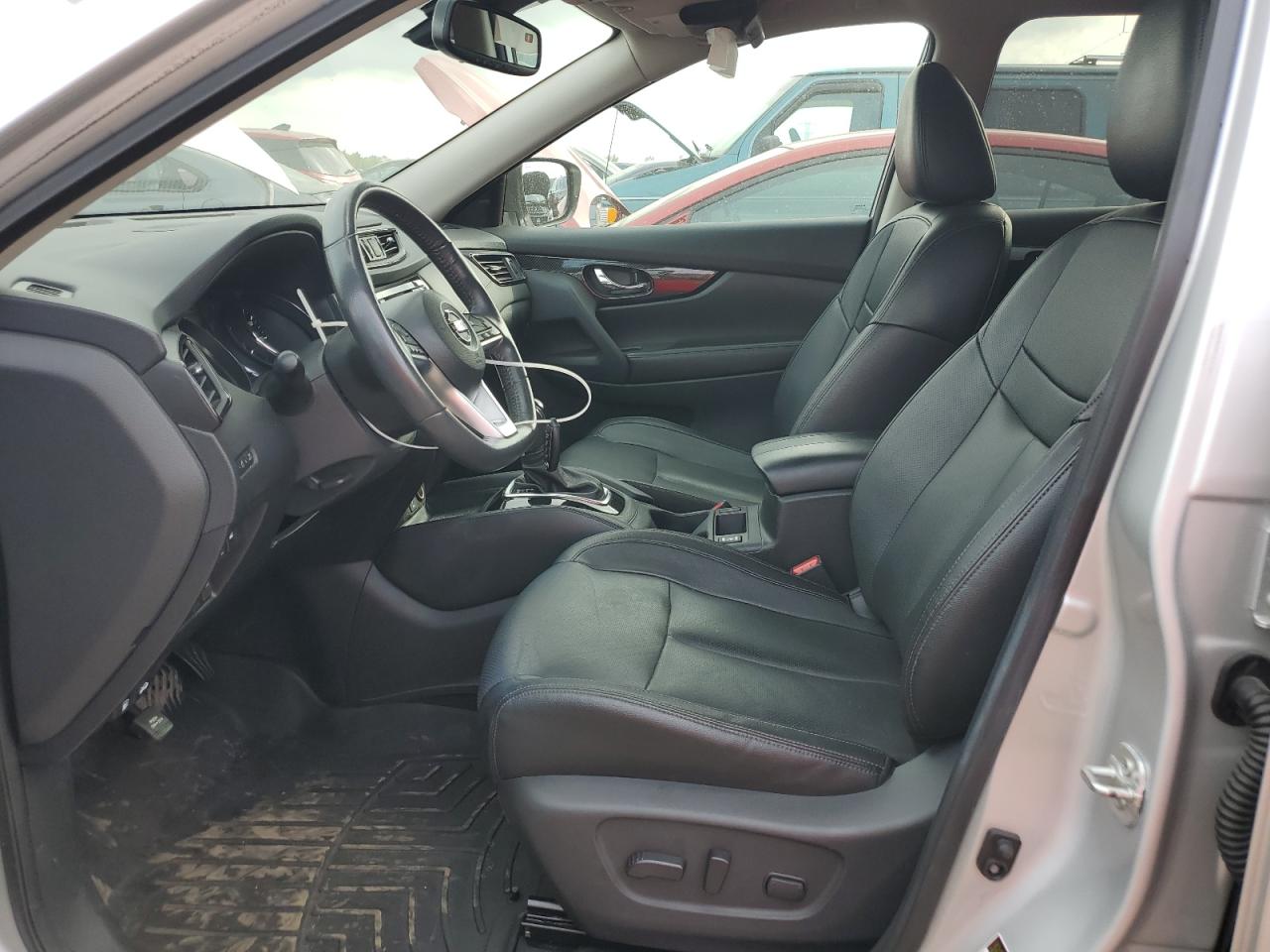 2017 Nissan Rogue Sv VIN: 5N1AT2MV5HC842562 Lot: 83807155