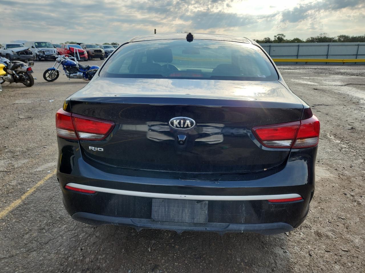 2021 Kia Rio Lx VIN: 3KPA24AD2ME381841 Lot: 70551345