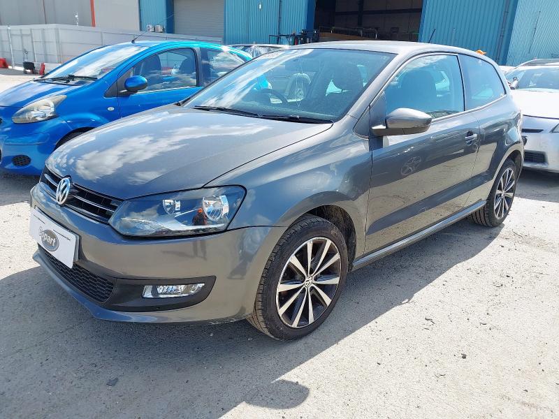 VOLKSWAGEN POLO 2013