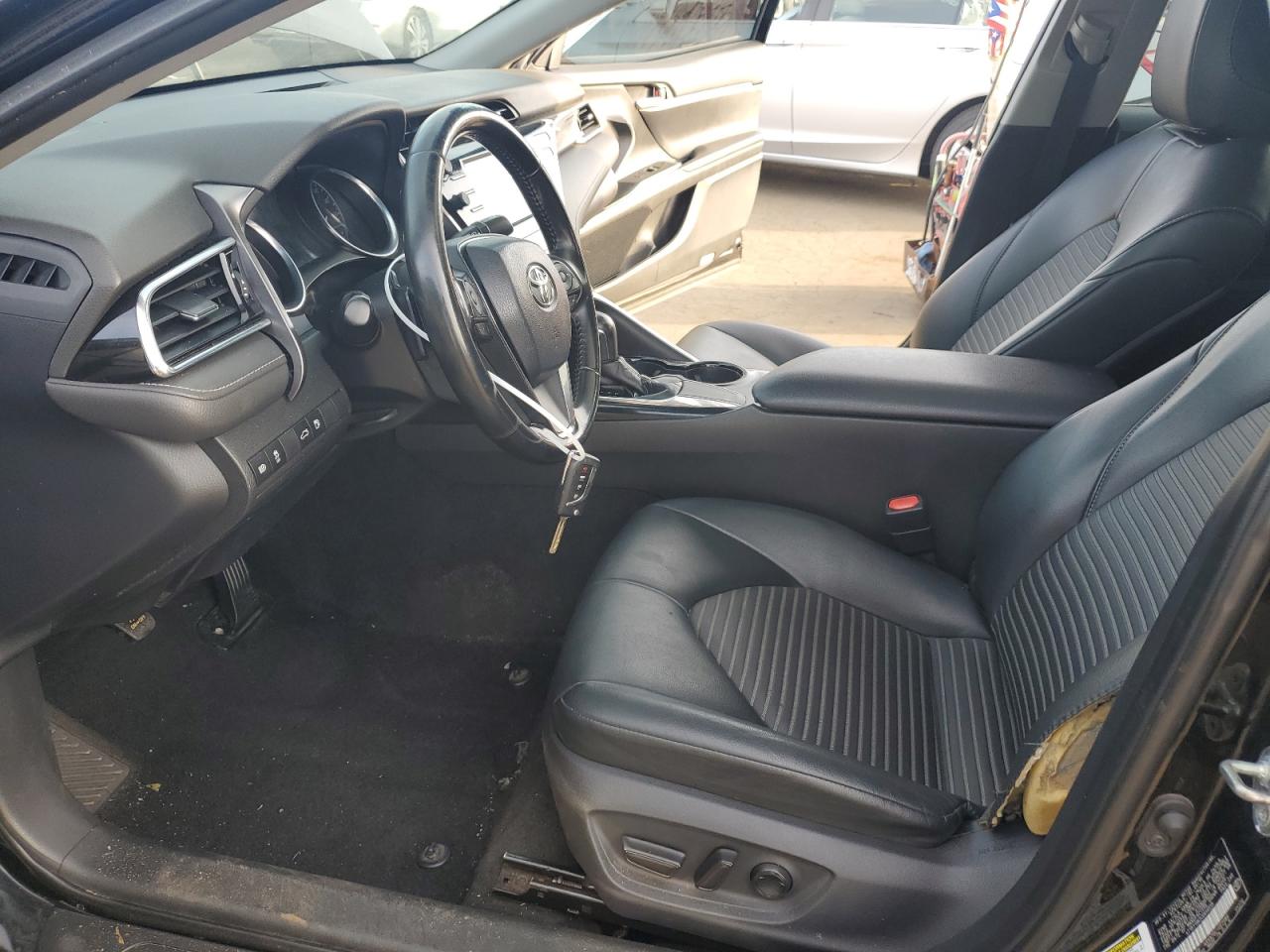 2018 Toyota Camry L VIN: 4T1B11HK3JU646558 Lot: 84472655