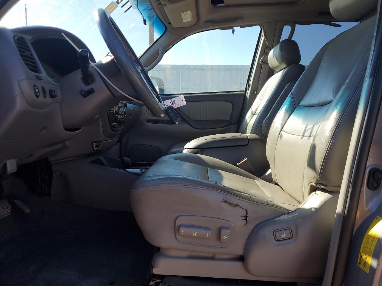 2001 Toyota Sequoia Limited VIN: 5TDBT48A11S019143 Lot: 84153925