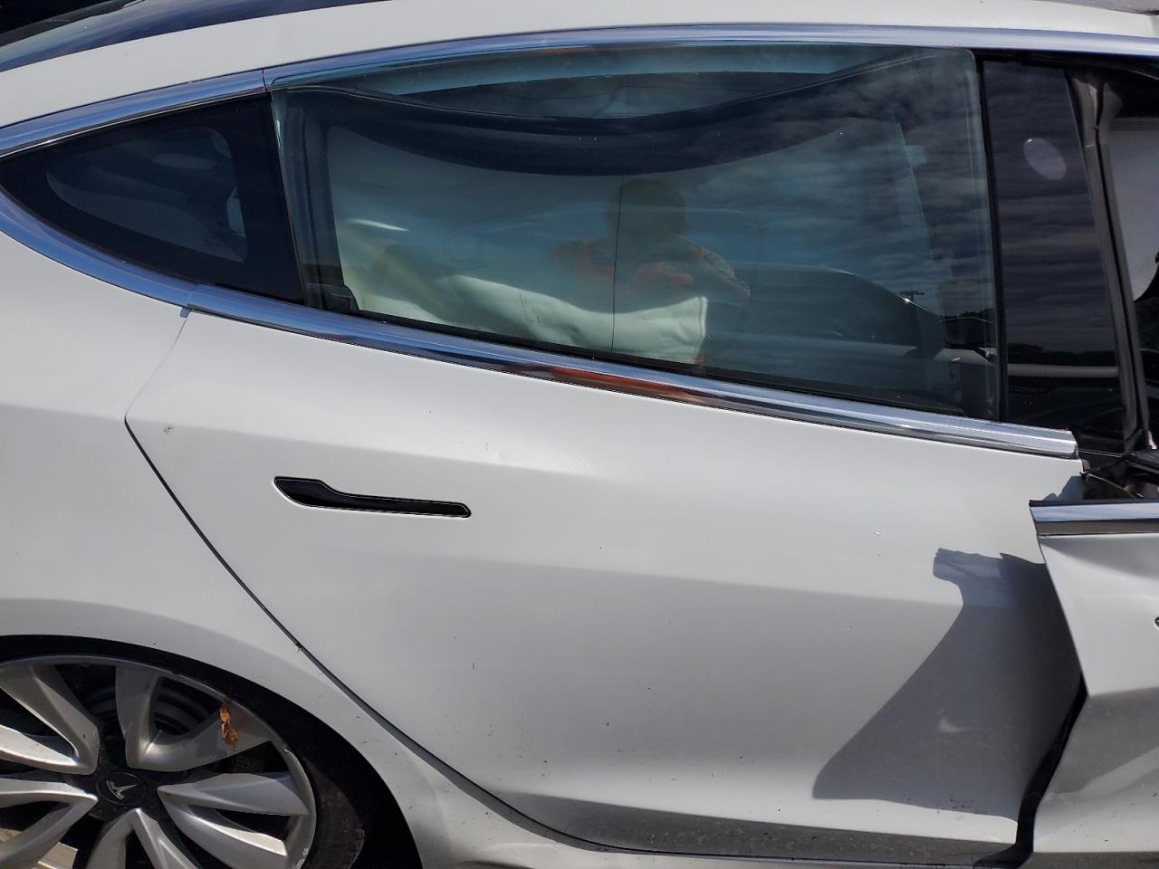 2018 Tesla Model 3 VIN: 5YJ3E1EB6JF122475 Lot: 71881605