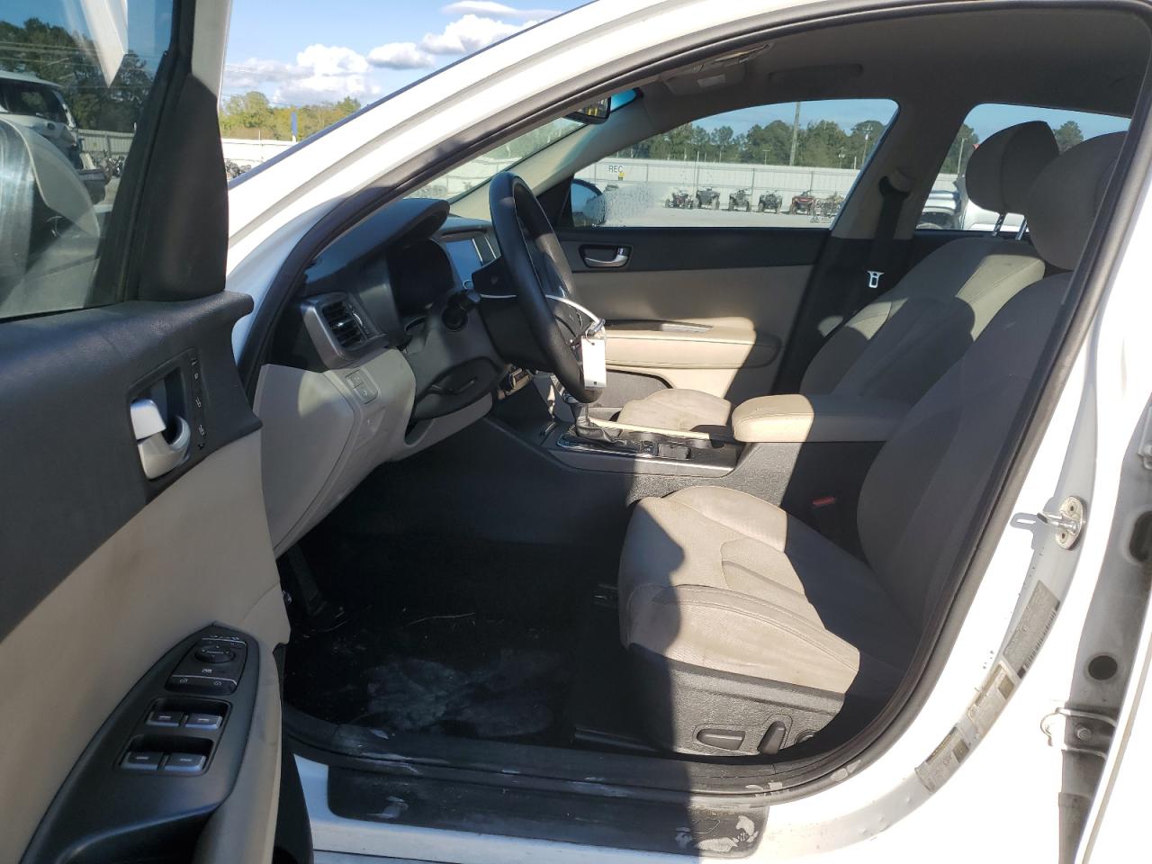 2017 Kia Optima Lx VIN: 5XXGT4L31HG175547 Lot: 84001565