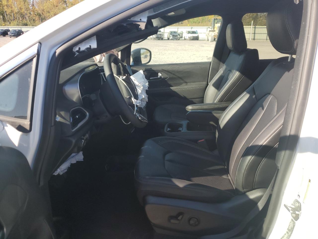 2025 Chrysler Voyager Lx VIN: 2C4RC1CG2SR533229 Lot: 84776175