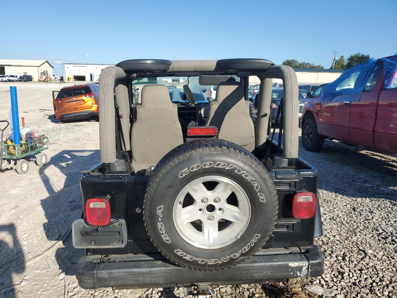 2004 Jeep Wrangler / Tj Sahara VIN: 1J4FA59S24P802033 Lot: 82044915