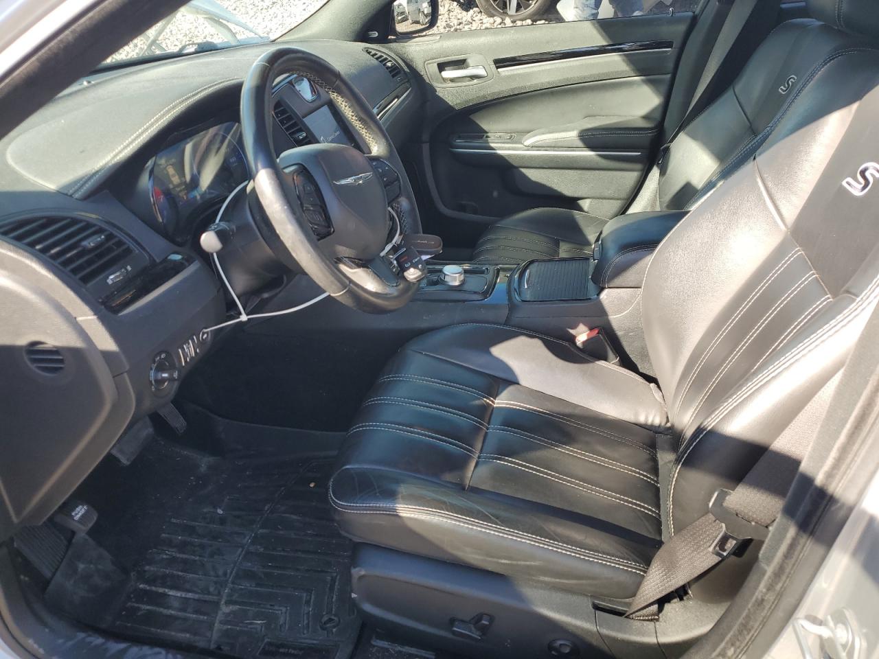 2020 Chrysler 300 S VIN: 2C3CCABT2LH180779 Lot: 81916815