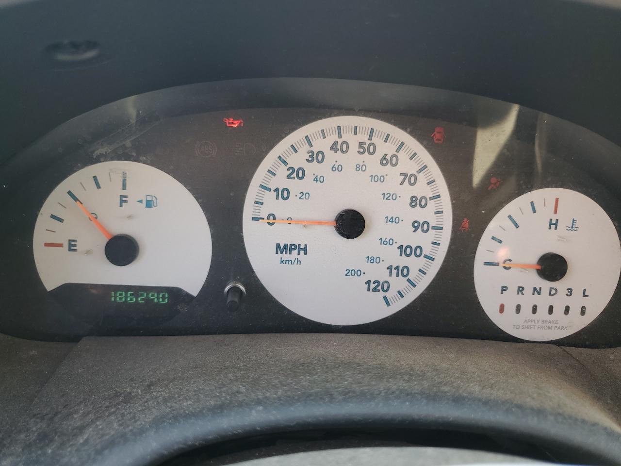 2005 Chrysler Town & Country VIN: 1C4GP45R05B411015 Lot: 82074935