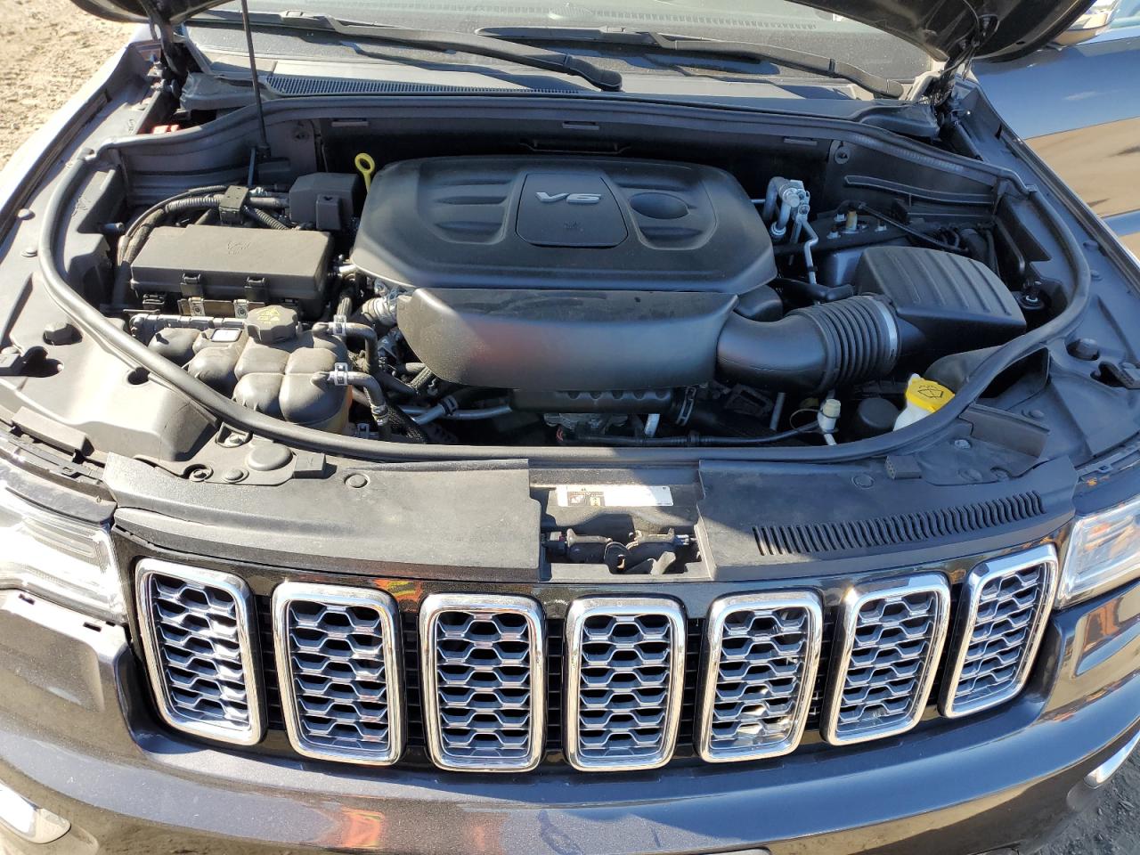 2017 Jeep Grand Cherokee Overland VIN: 1C4RJFCG3HC694208 Lot: 71187645