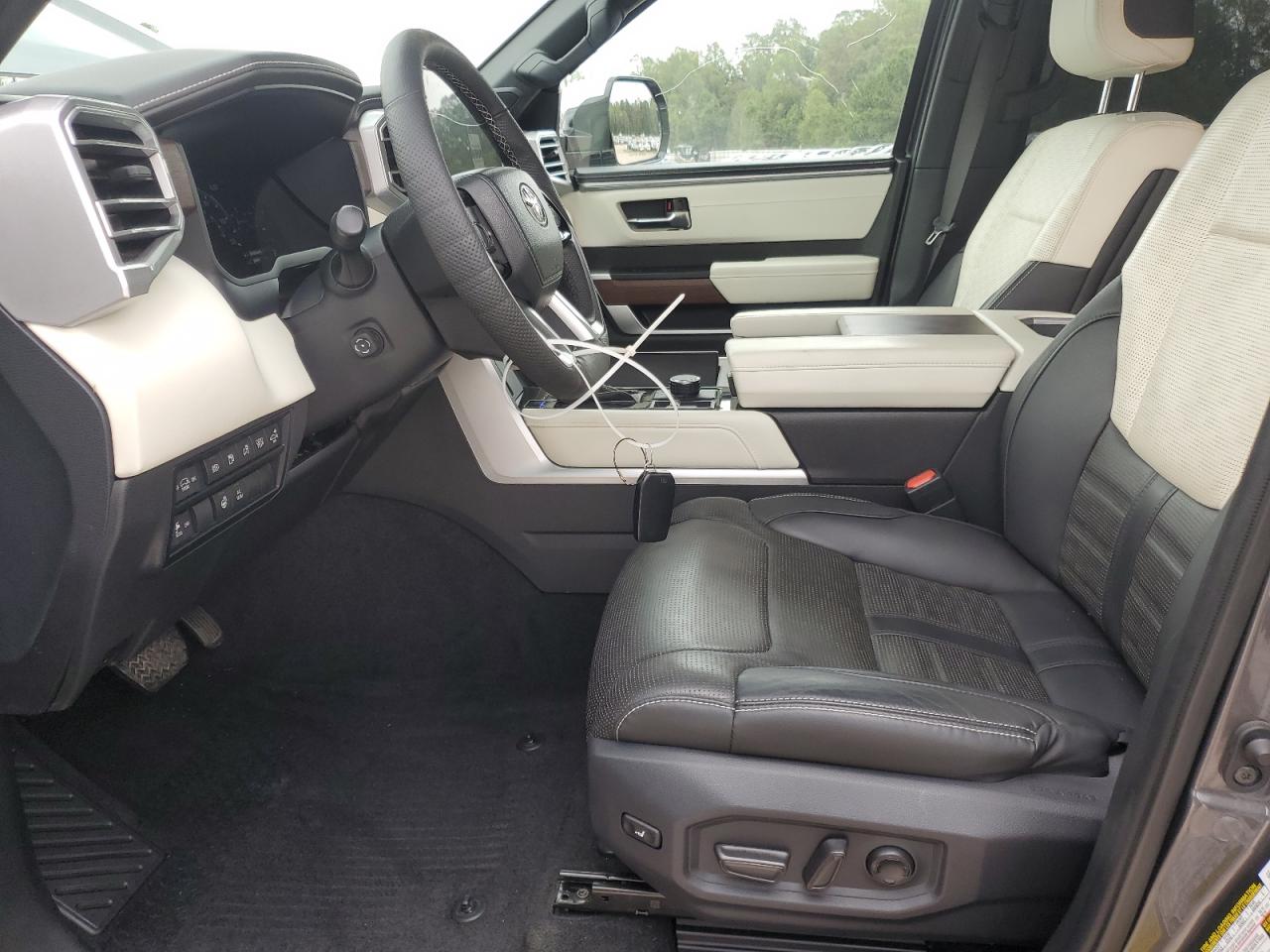2023 Toyota Sequoia Sr5 VIN: 7SVAAABA5PX008924 Lot: 84015525