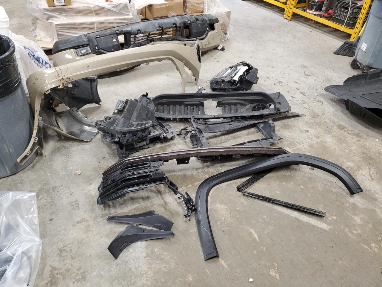 2023 GMC Sierra K1500 At4X VIN: 3GTUUFELXPG126982 Lot: 70182795