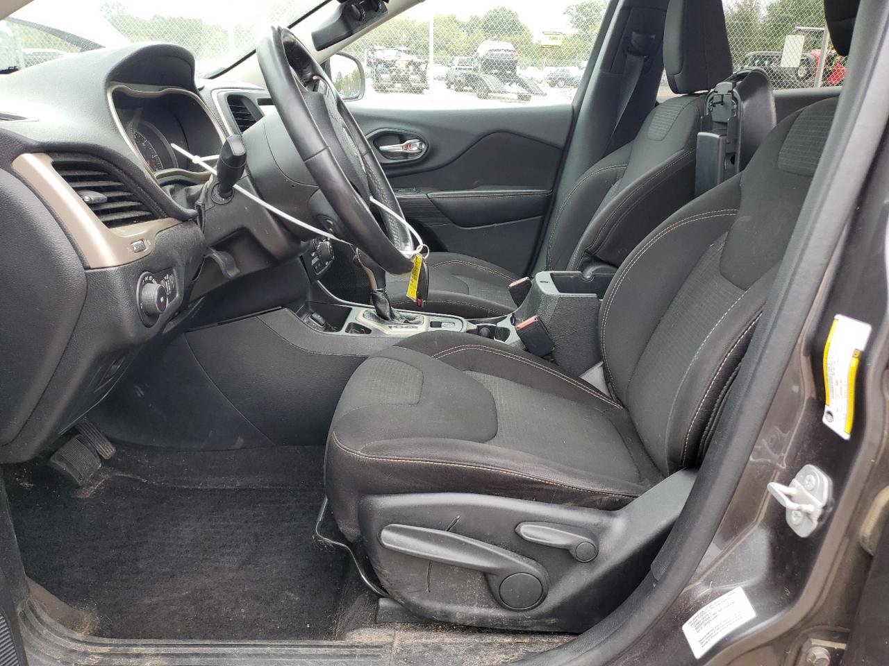 2015 Jeep Cherokee Latitude VIN: 1C4PJLCB6FW656283 Lot: 81458715