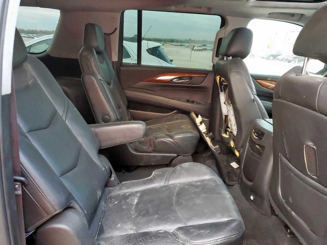 2015 Cadillac Escalade Esv Luxury VIN: 1GYS4HKJXFR238552 Lot: 83931495