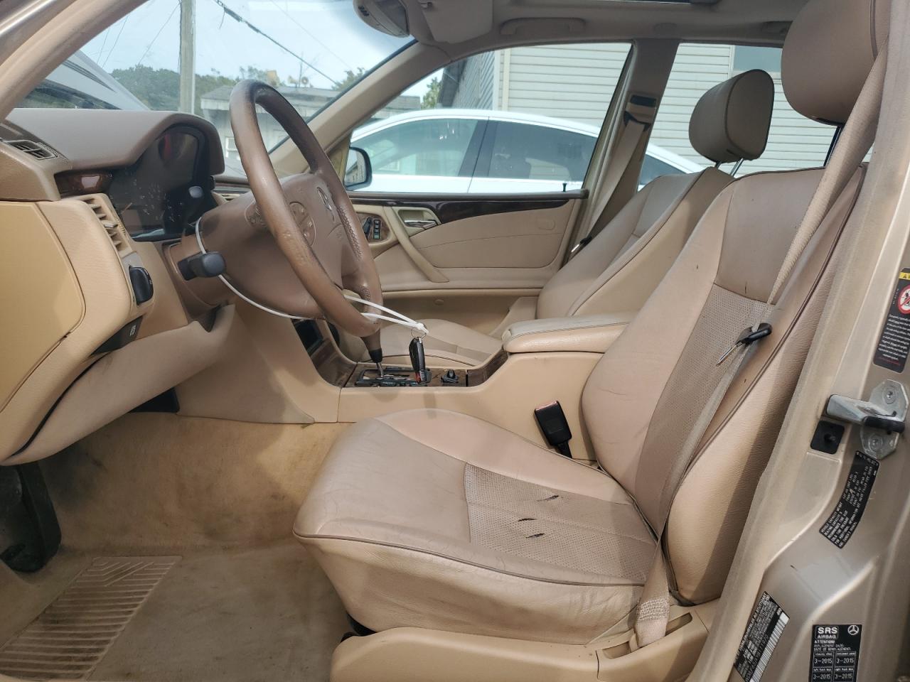 2000 Mercedes-Benz E 320 VIN: WDBJF65JXYB111970 Lot: 81928275