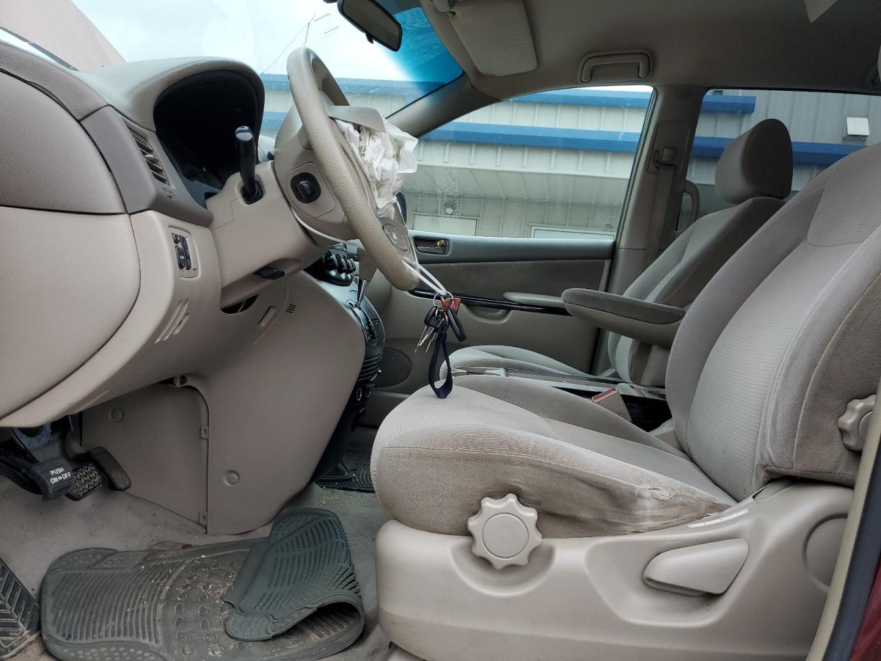 2004 Toyota Uk VIN: 5TDZA23C74S156383 Lot: 81723625