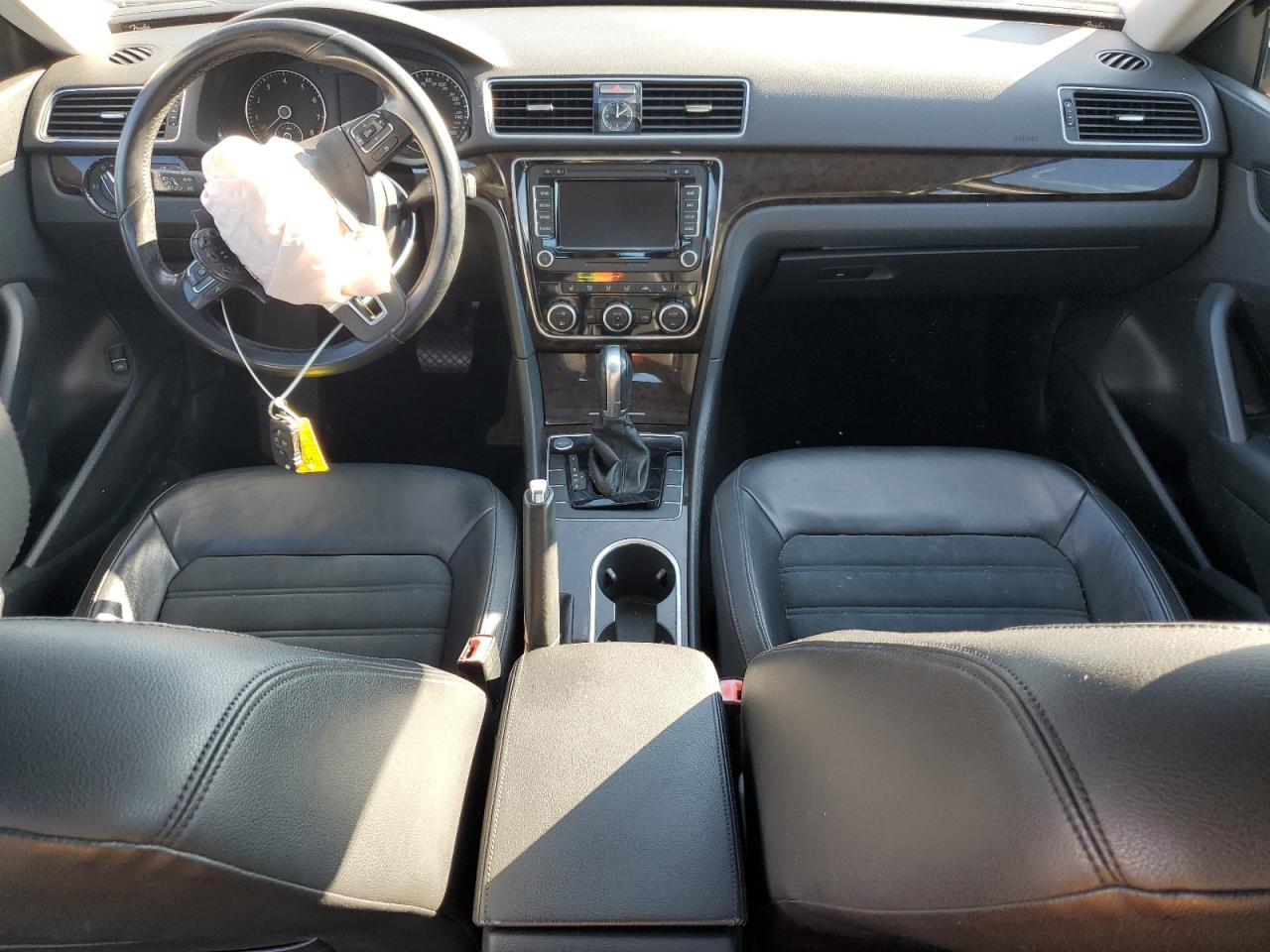 2014 Volkswagen Passat Sel VIN: 1VWCT7A35EC064737 Lot: 80858725