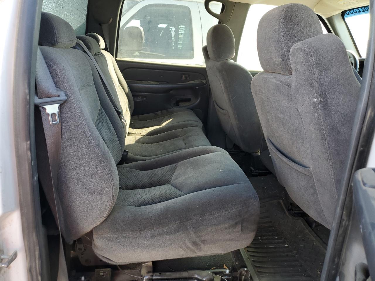 2006 Chevrolet Silverado C2500 Heavy Duty VIN: 1GCHC23UX6F127977 Lot: 80822395