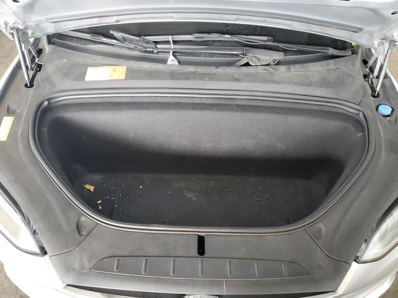 2017 Tesla Model X VIN: 5YJXCBE24HF044611 Lot: 72094995