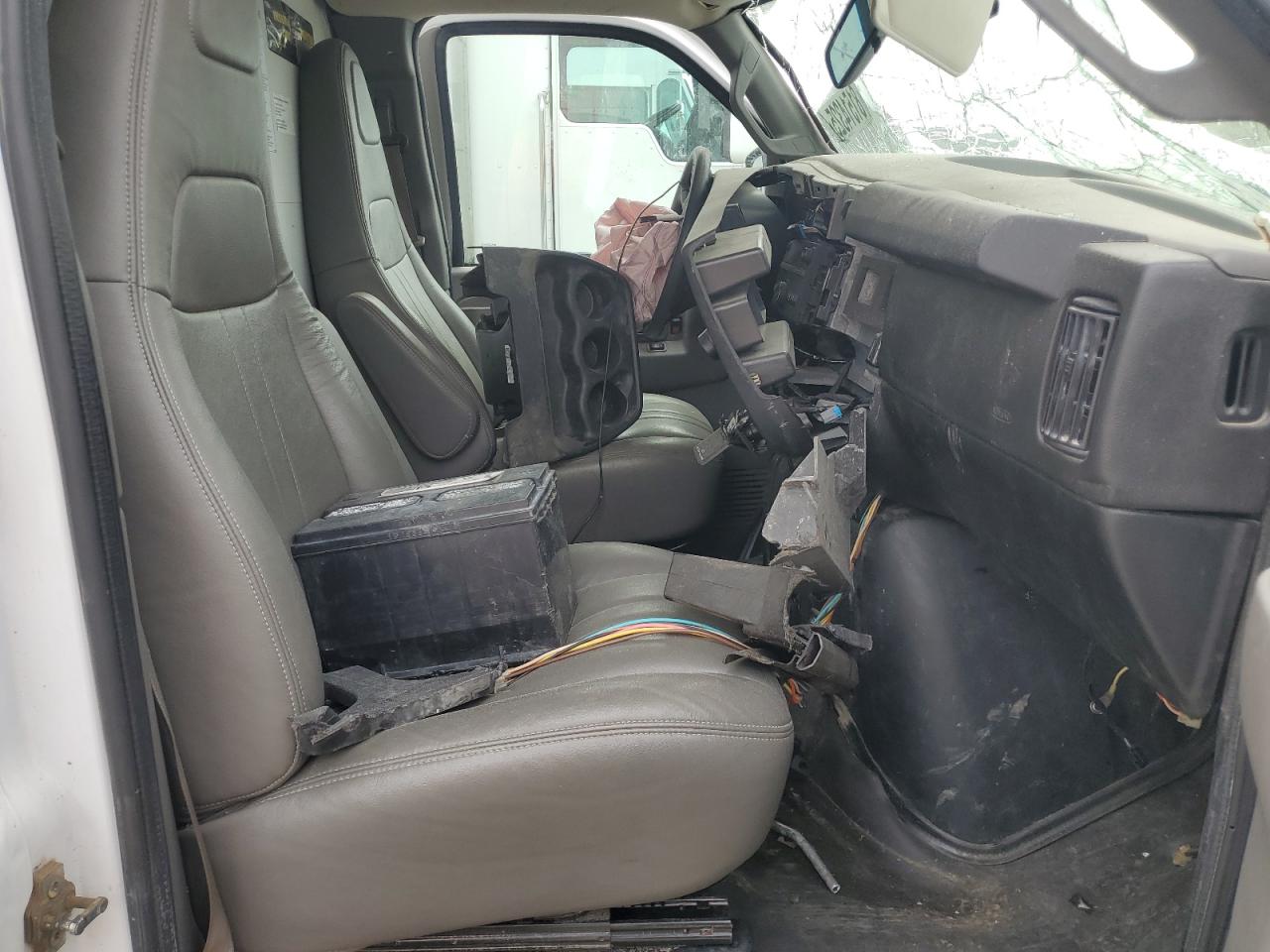 2021 GMC Savana Cut - Expeditor Truck VIN: 7GZ37TC74MN008679 Lot: 81514325