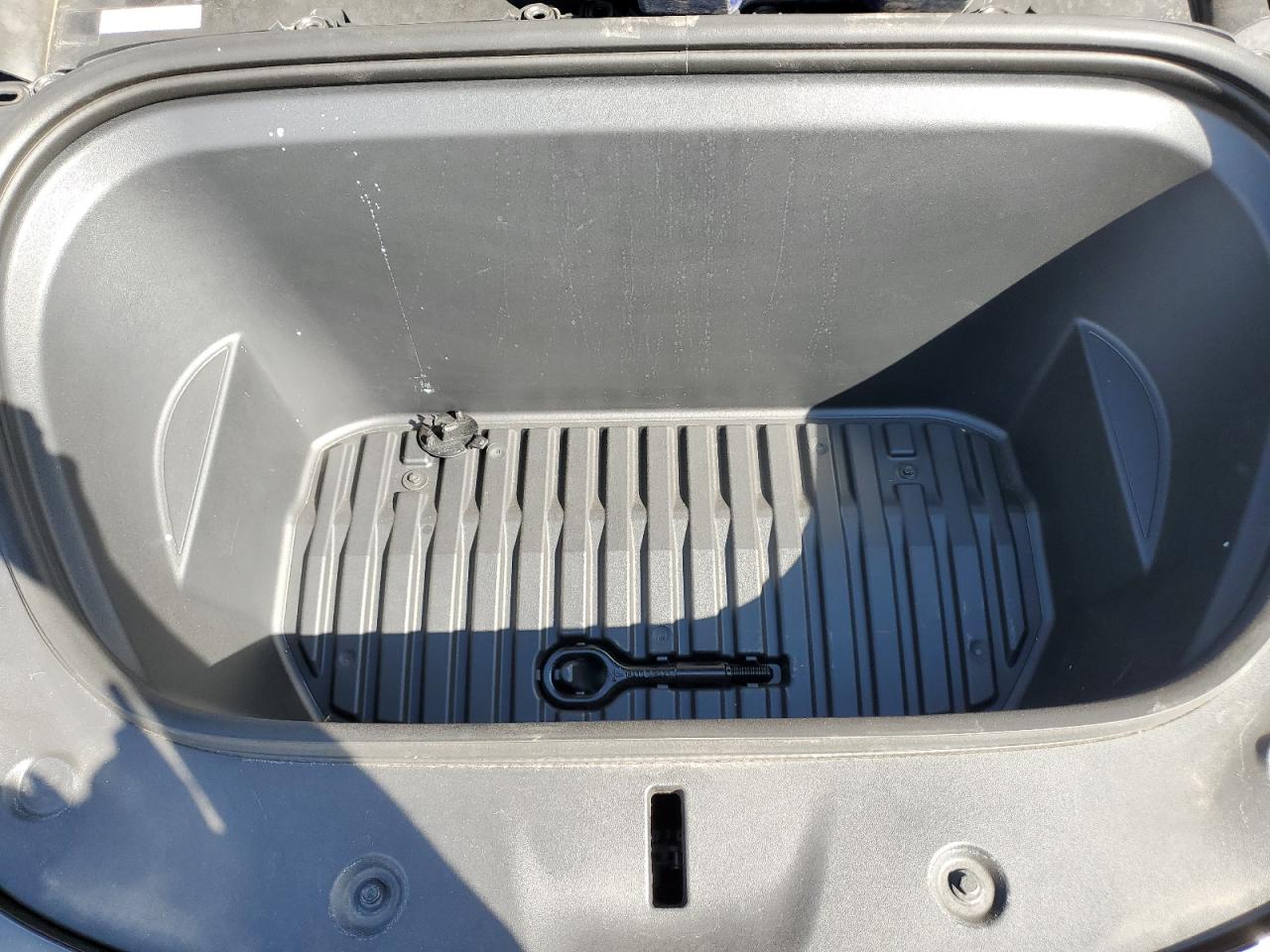 2024 Tesla Model Y VIN: 7SAYGDED4RF193398 Lot: 84454555