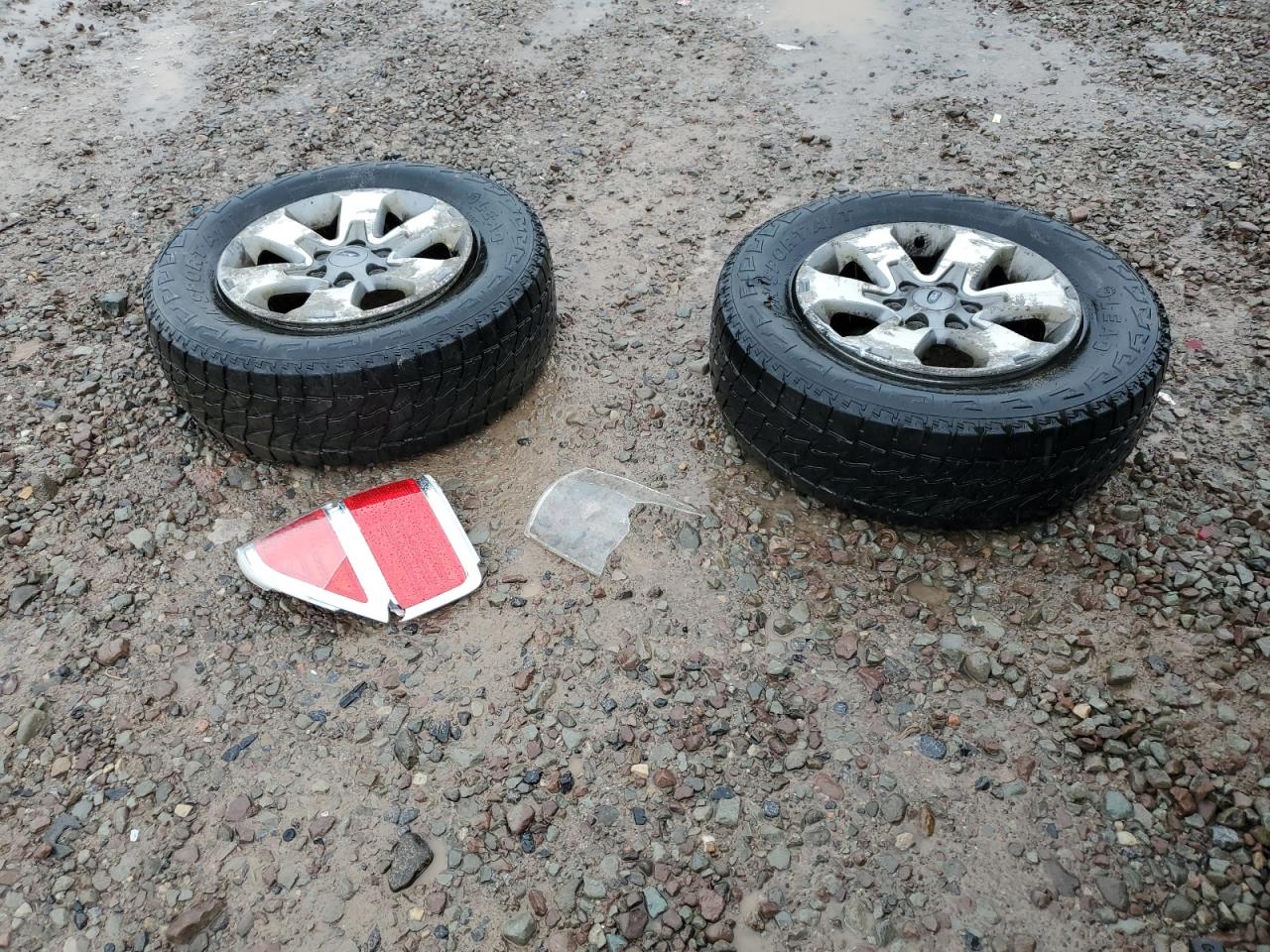 2013 Ford F150 Super Cab VIN: 1FTFX1EF1DFC75825 Lot: 81069525