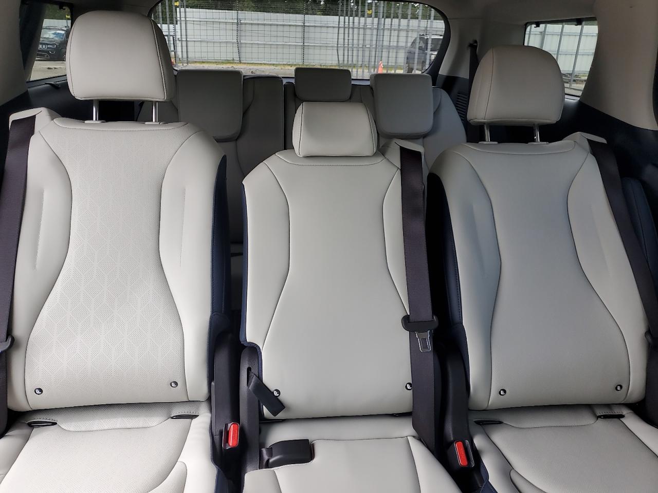 2025 Kia Carnival Ex VIN: KNDNC5KA6S6074569 Lot: 70945035