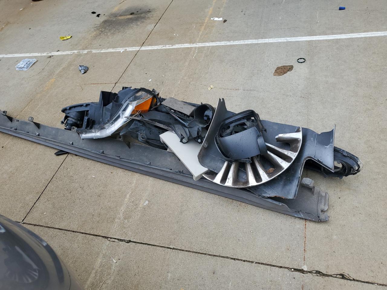 2015 Chrysler Town & Country Touring L VIN: 2C4RC1CG4FR617669 Lot: 81707745