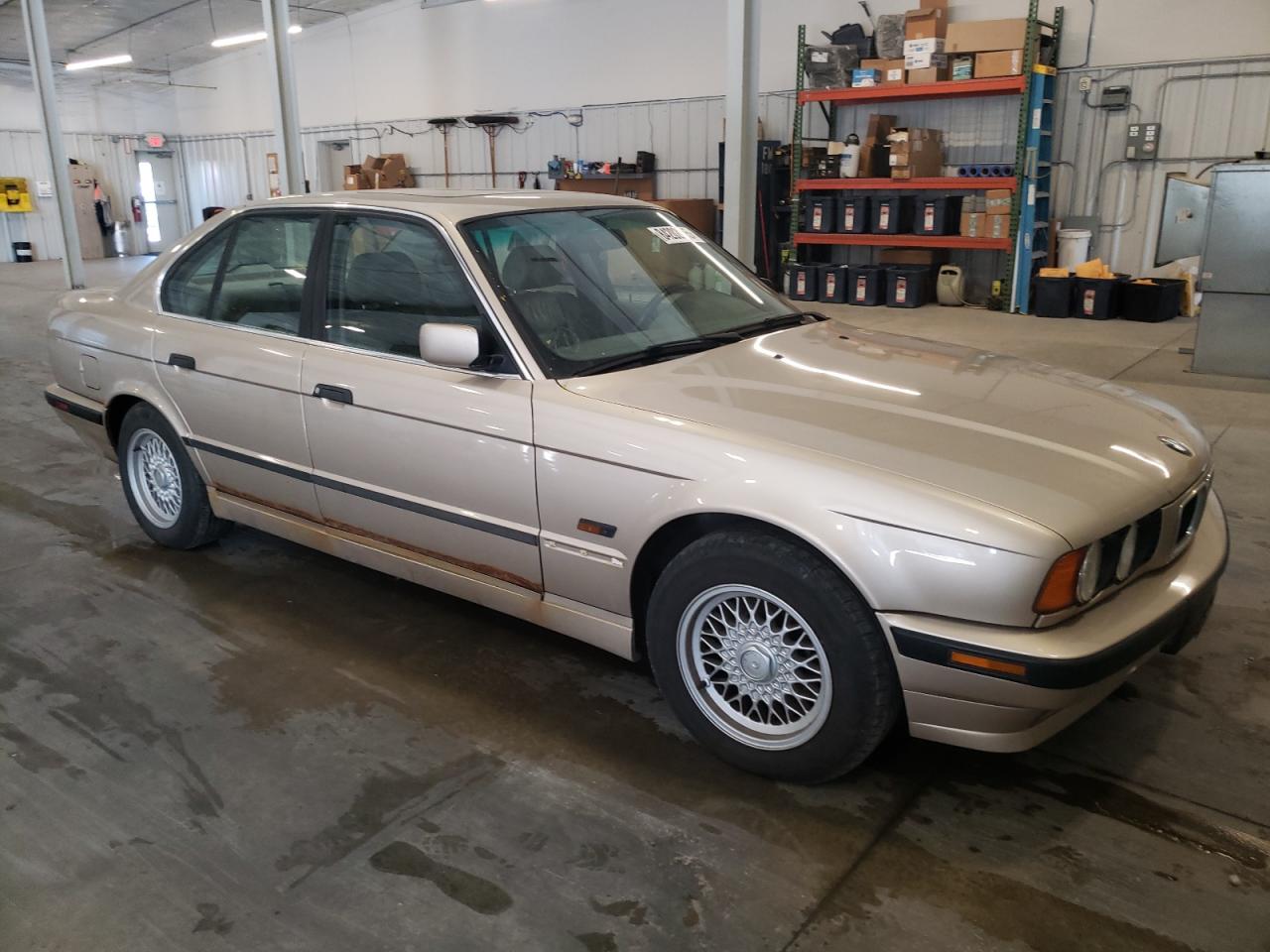 Фото: WBAHD6324SGK85395