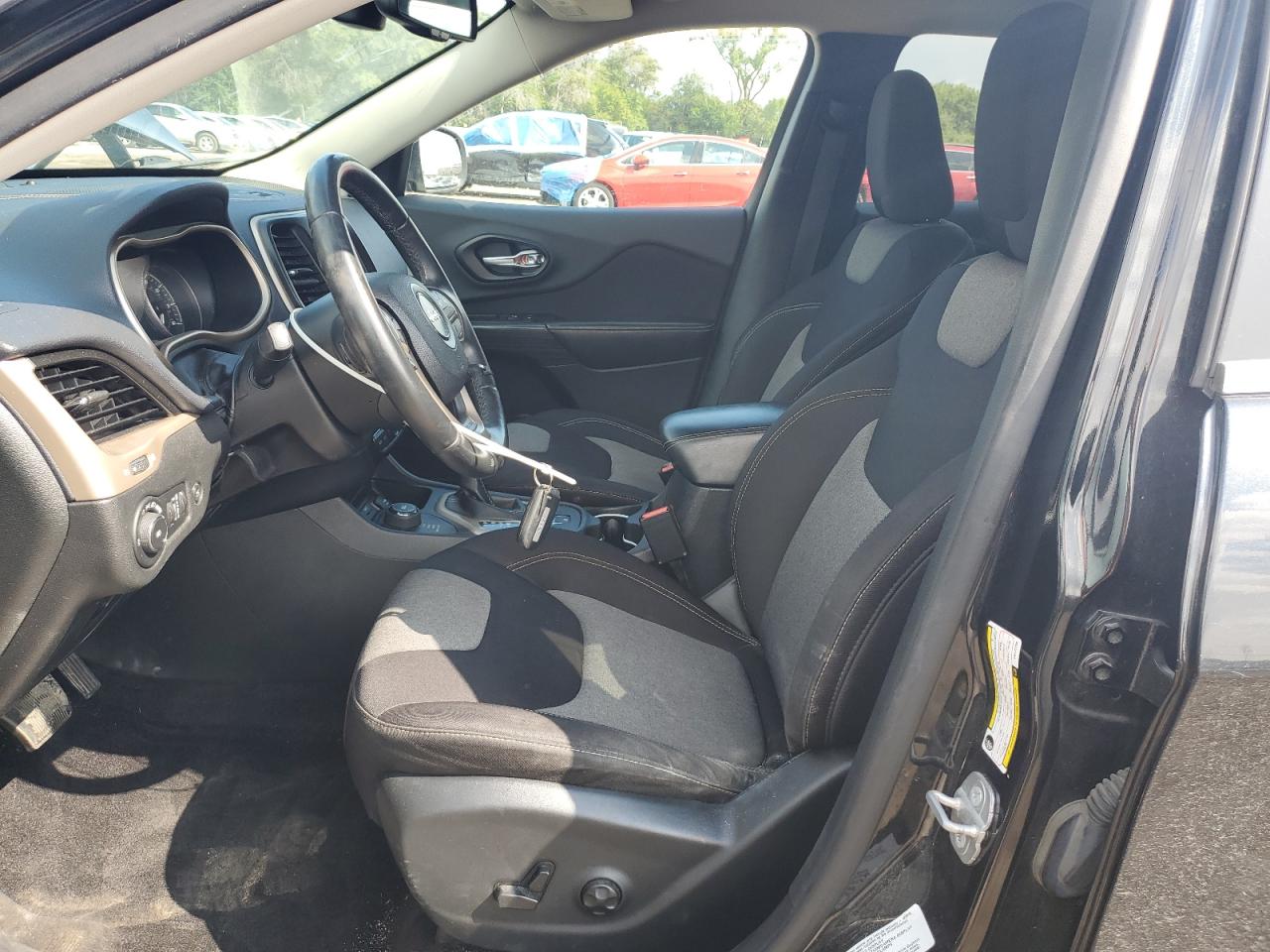 2014 Jeep Cherokee Latitude VIN: 1C4PJMCB5EW177759 Lot: 81013045