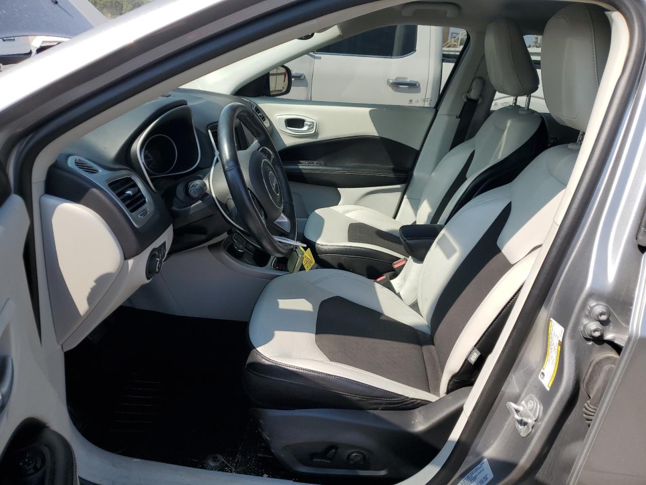 2018 Jeep Compass Latitude VIN: 3C4NJDBB1JT142936 Lot: 71493545