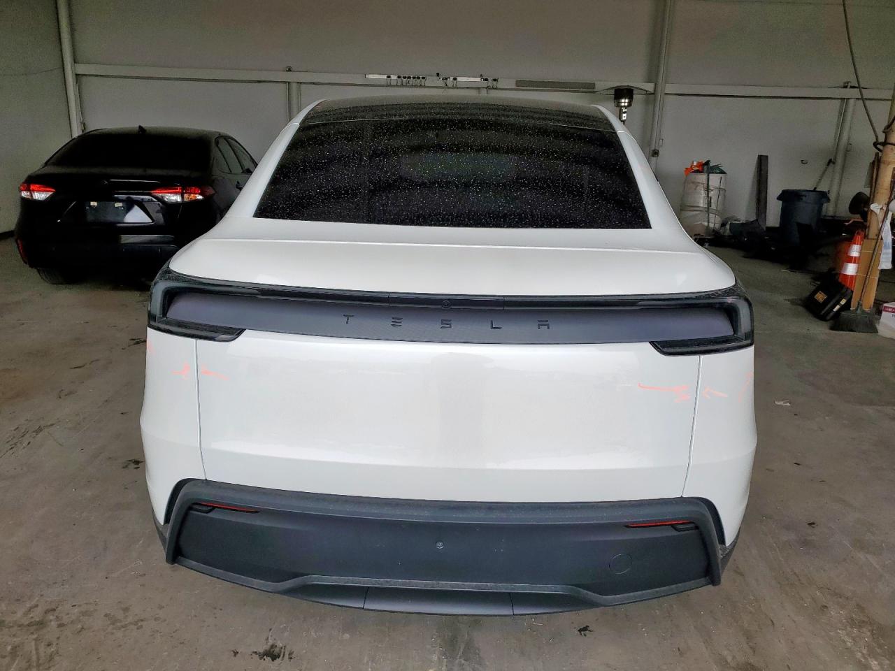 2026 Tesla Model Y VIN: 7SAYGDED5TA449472 Lot: 71372875