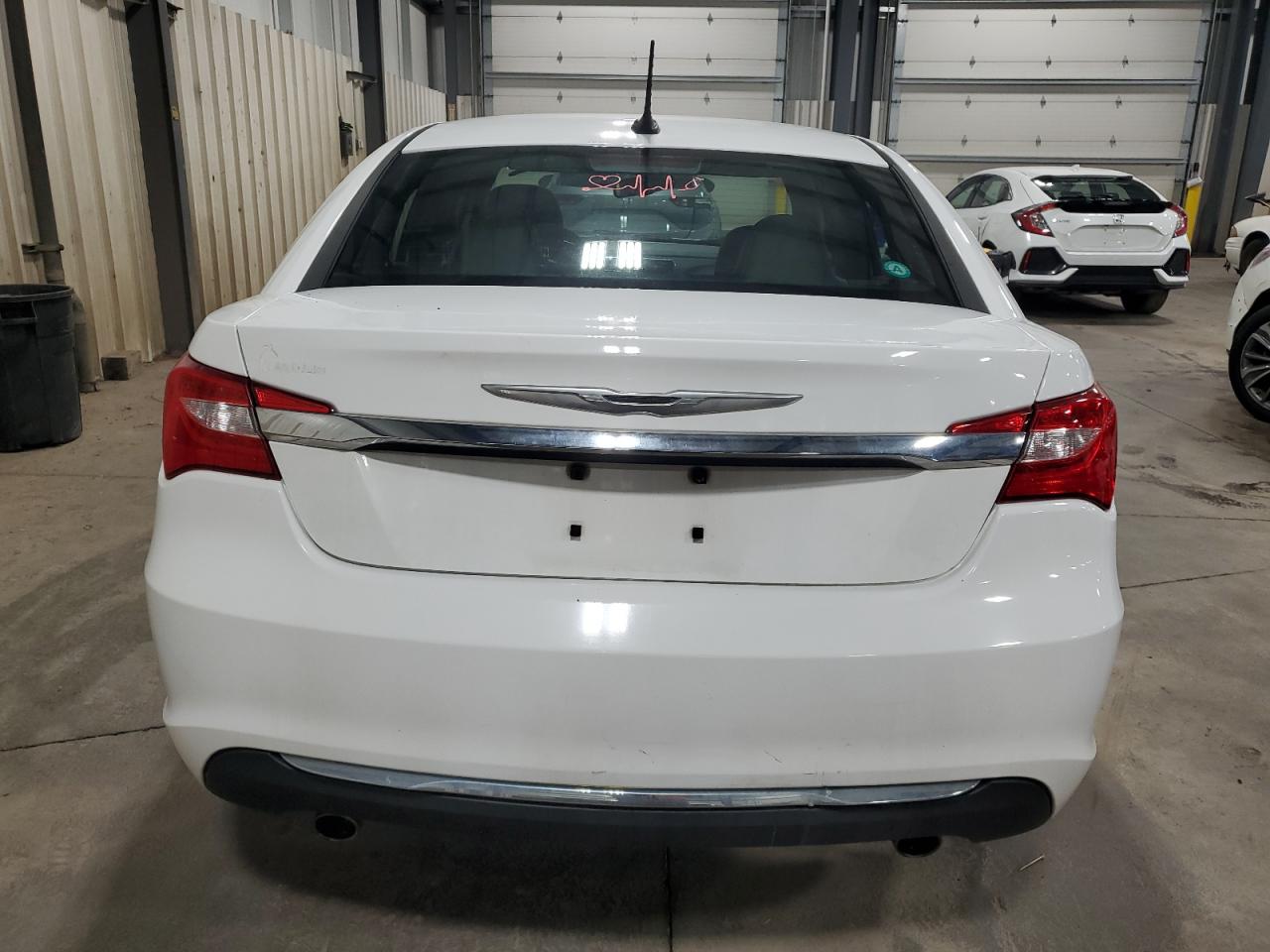 2013 Chrysler 200 Limited VIN: 1C3CCBCG8DN525832 Lot: 71052095