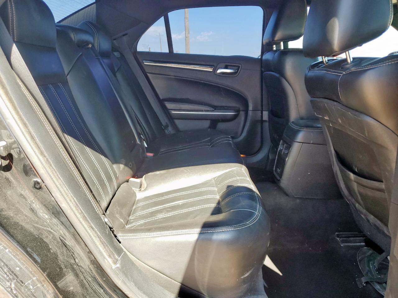 2019 Chrysler 300 S VIN: 2C3CCABT0KH560220 Lot: 80798945