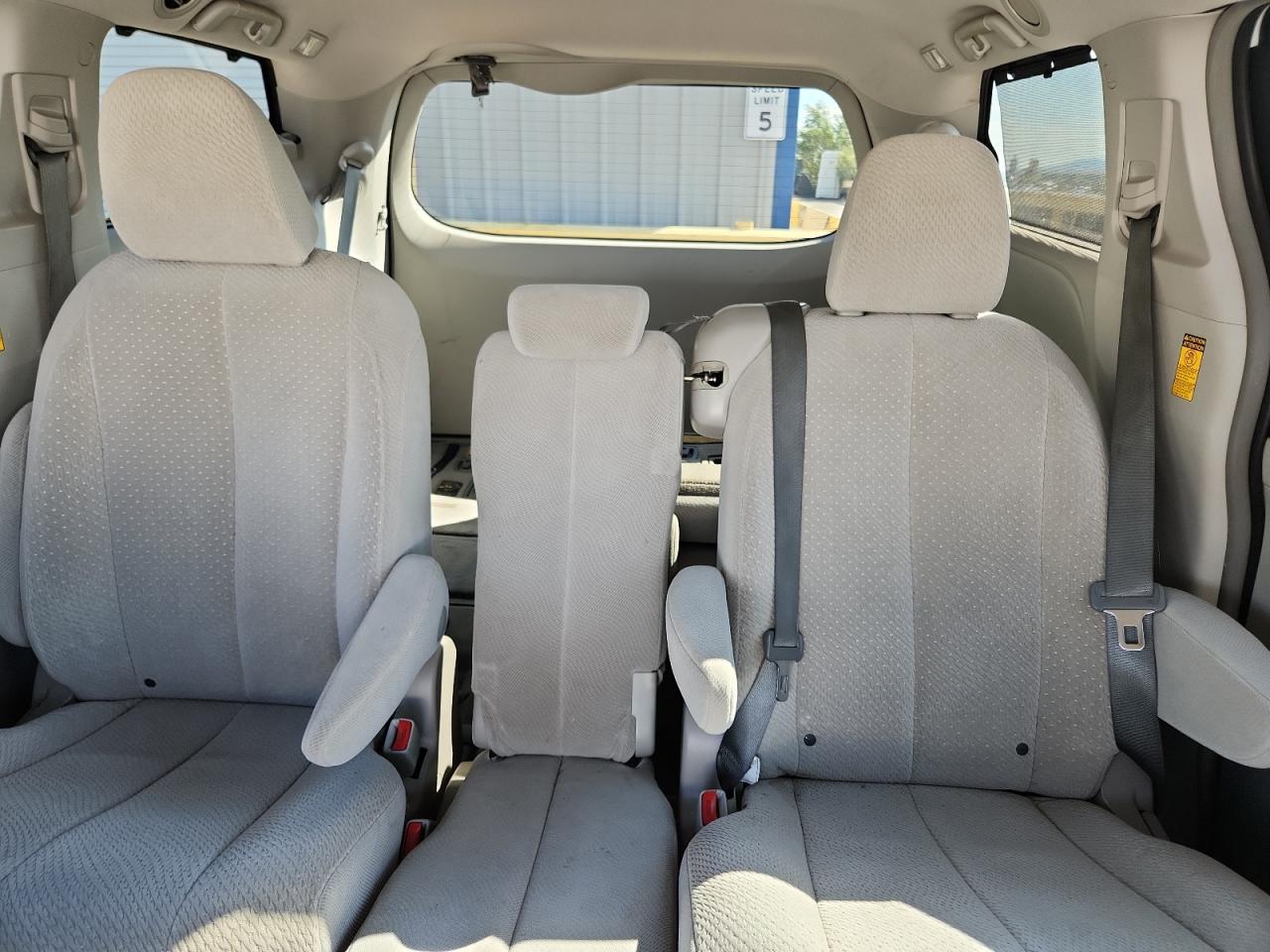 2014 Toyota Sienna Le VIN: 5TDKK3DCXES518386 Lot: 70853525
