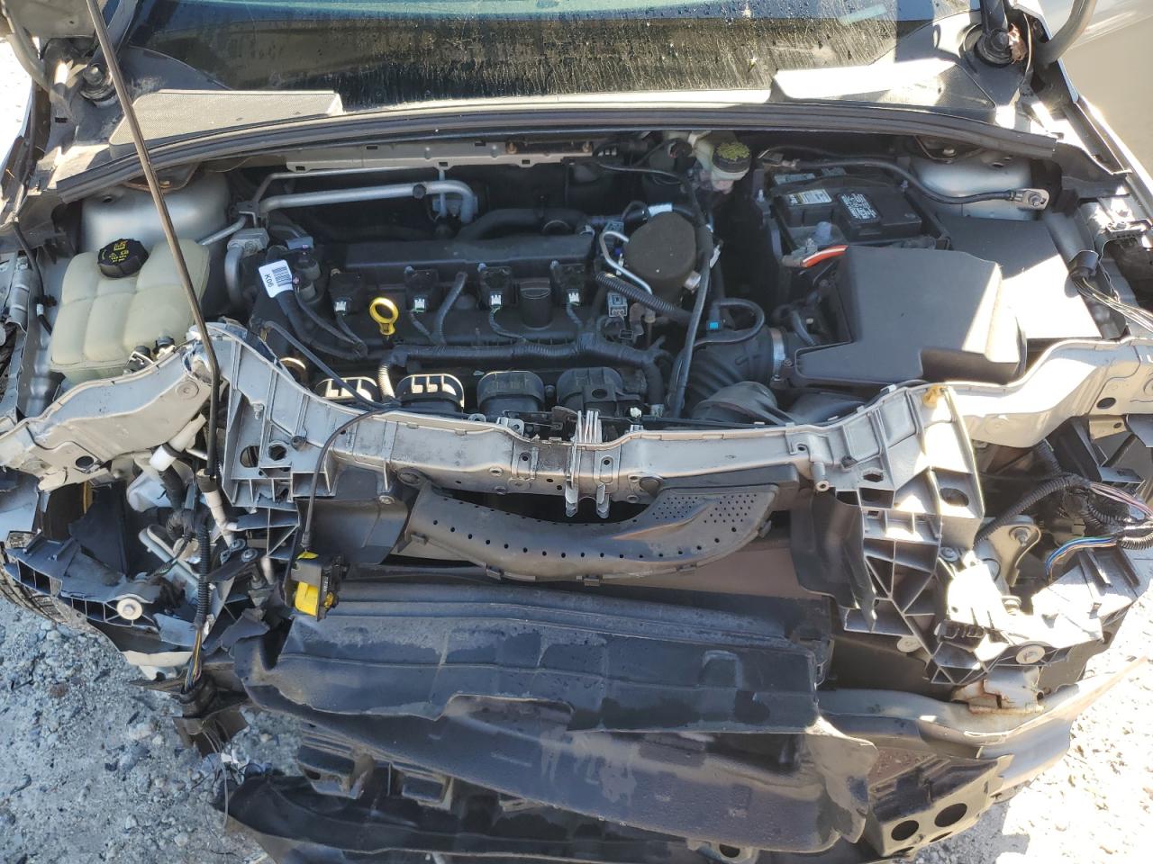 2015 Ford Focus Se VIN: 1FADP3F21FL226729 Lot: 84178555