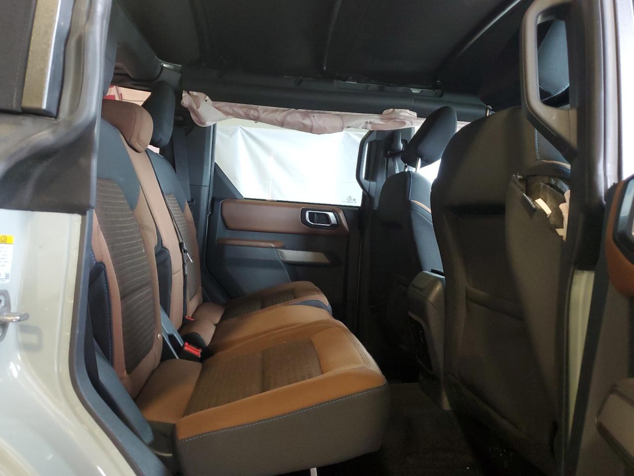 2022 Ford Bronco Base VIN: 1FMDE5BH9NLB88795 Lot: 81058365