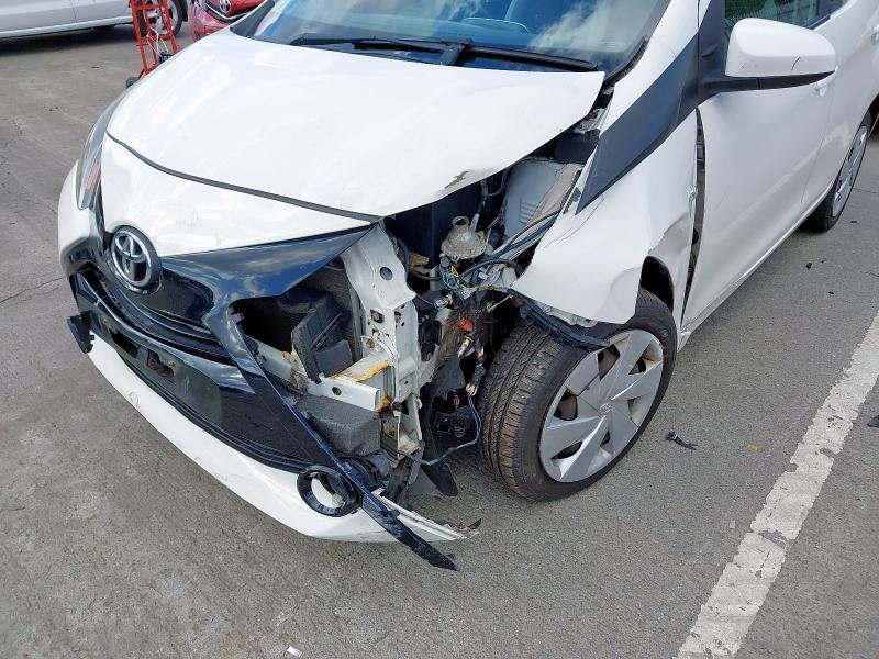 2015 TOYOTA AYGO X-PLAY VVT-I 