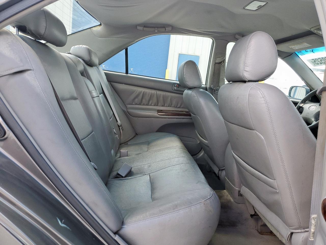 2003 Toyota Camry Le VIN: 4T1BE32K93U750256 Lot: 81470525