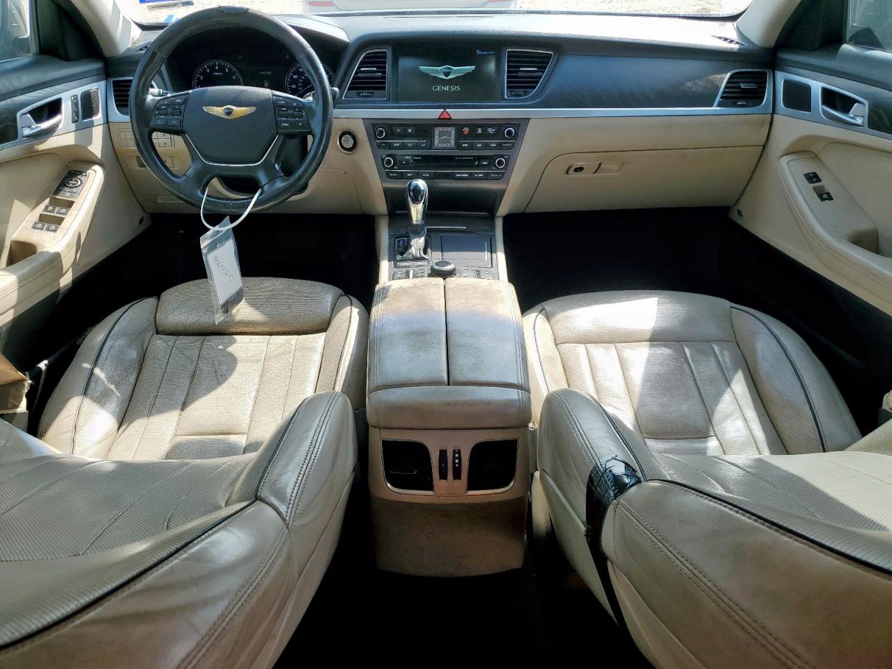 2015 Hyundai Genesis 3.8L VIN: KMHGN4JE7FU067158 Lot: 80650275