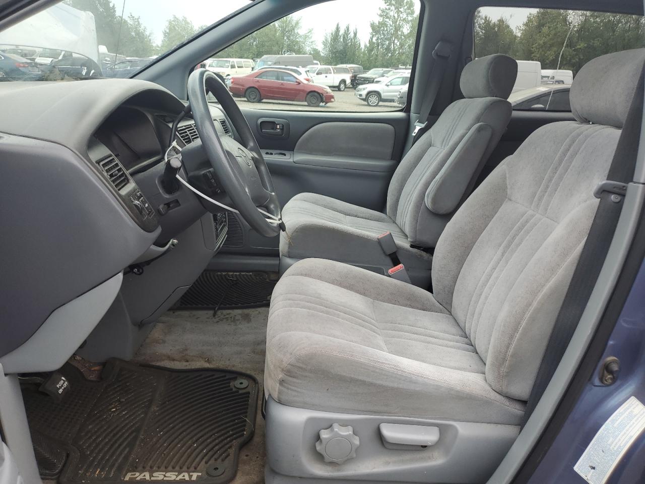 2000 Toyota Sienna Ce VIN: 4T3ZF19C4YU199246 Lot: 70939745