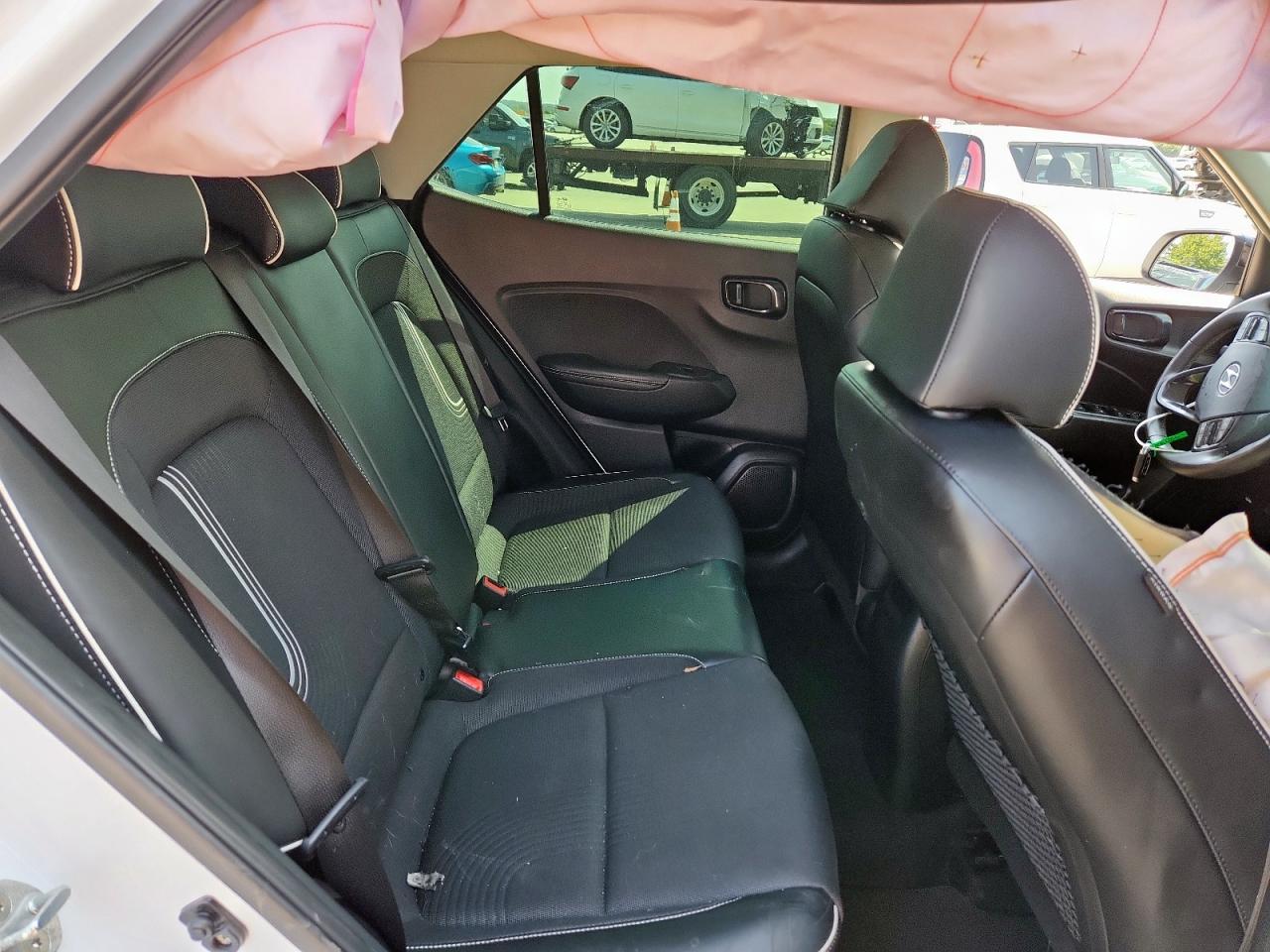 2022 Hyundai Venue Sel VIN: KMHRC8A38NU135535 Lot: 71615125