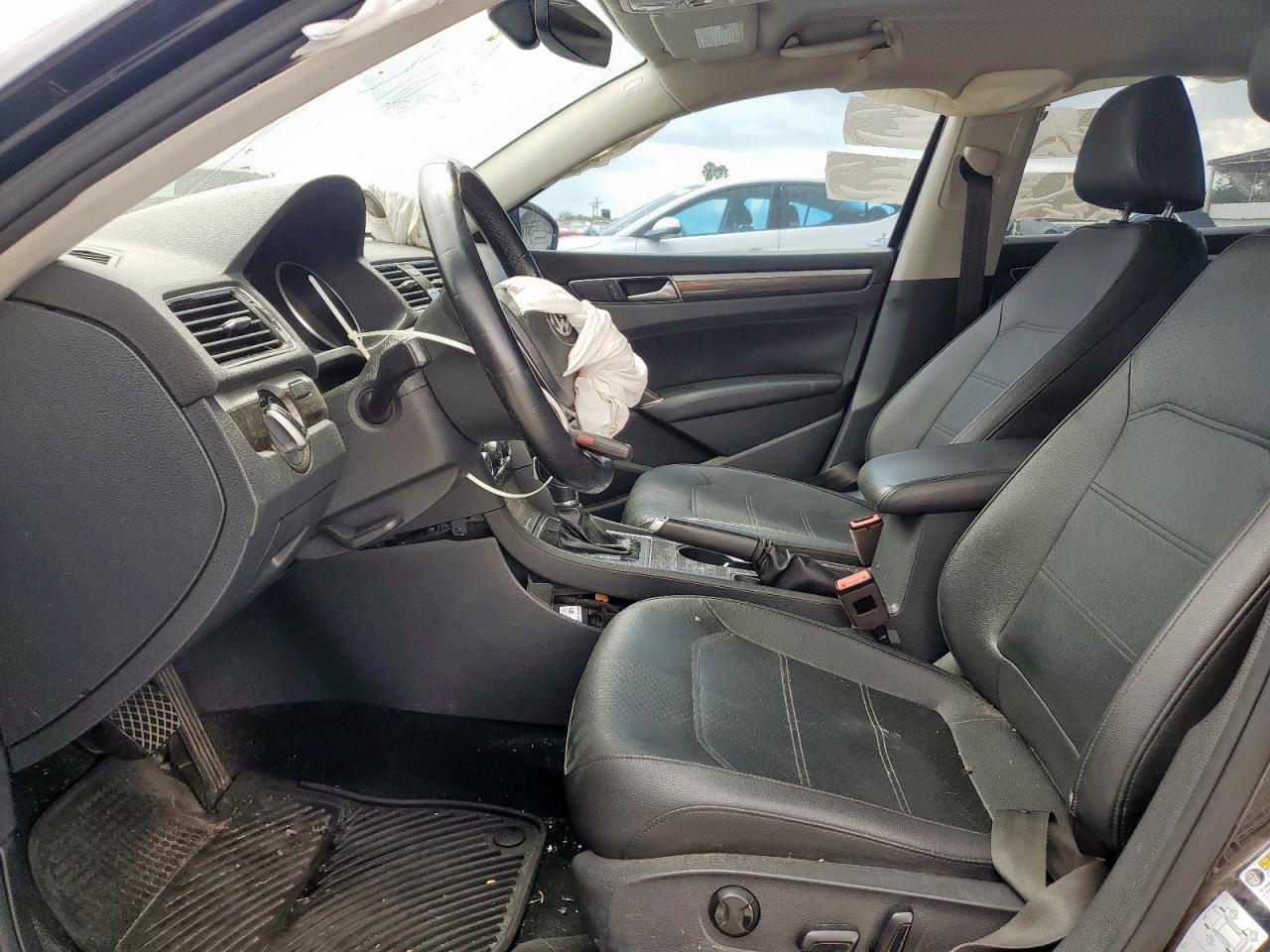 2018 Volkswagen Passat Se VIN: 1VWBA7A36JC052172 Lot: 80682325