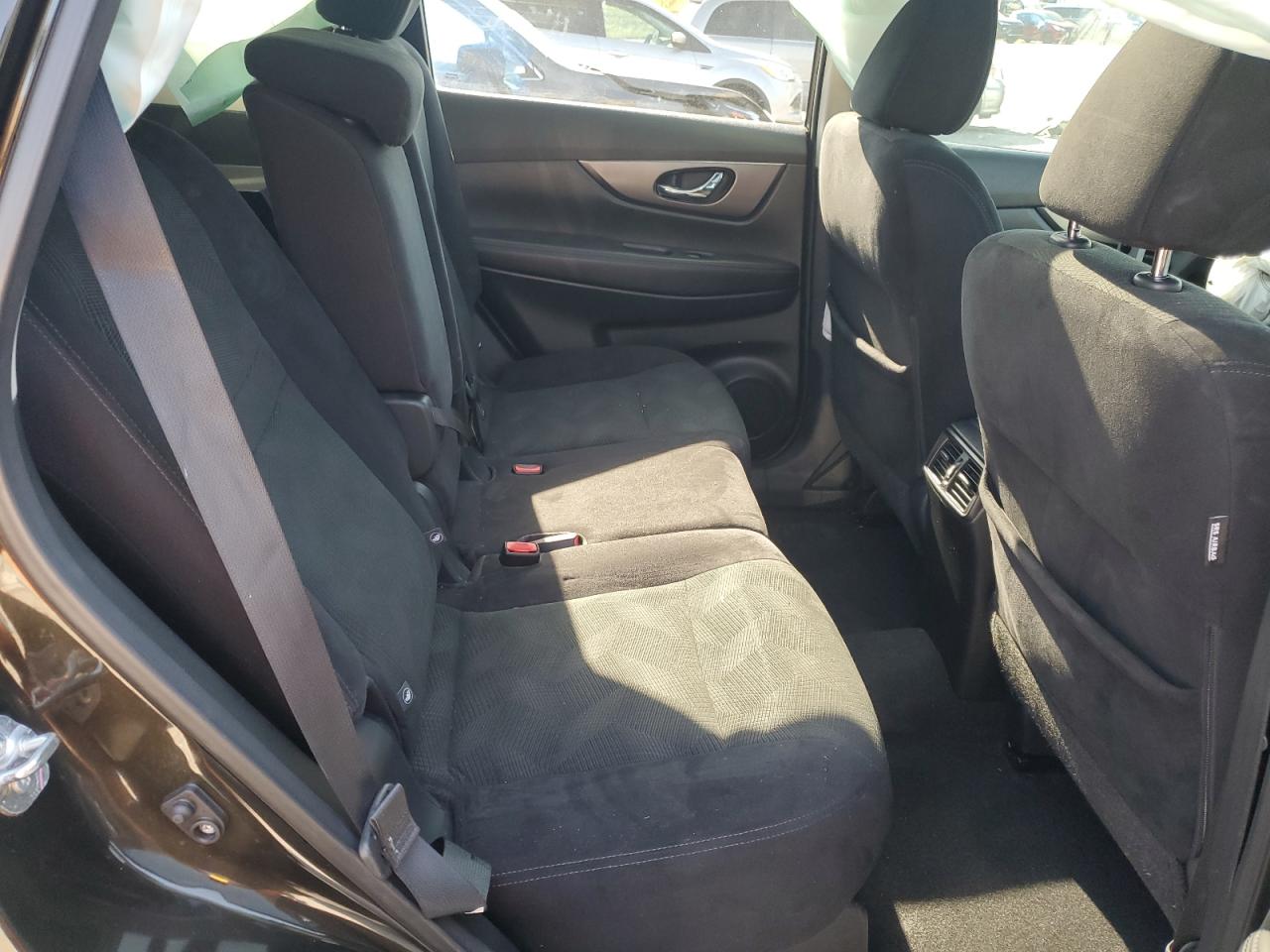 2015 Nissan Rogue S VIN: 5N1AT2MV8FC911063 Lot: 84456525